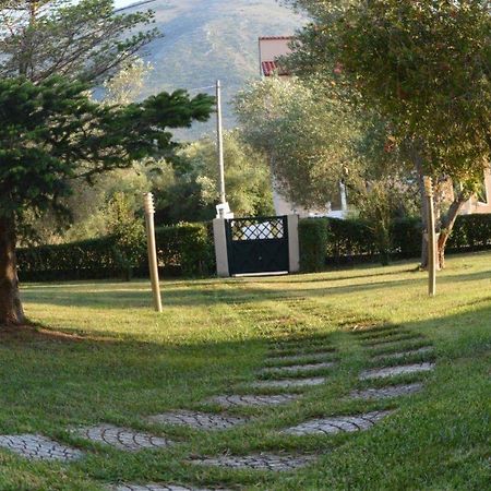 Sunny Garden Apartment Plataria Luaran gambar