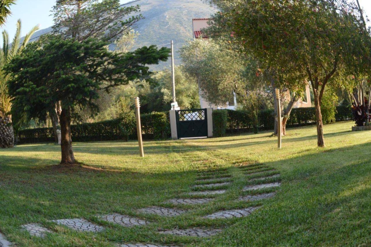 Sunny Garden Apartment Plataria Luaran gambar